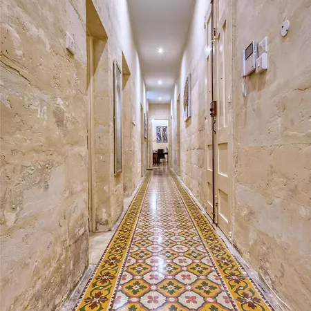Authentic Maltese 3br Steps From Seafront & Ferries