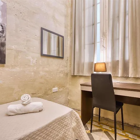 Authentic Maltese 3br Steps From Seafront & Ferries