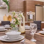 Authentic Maltese 3br Steps From Seafront & Ferries Sliema