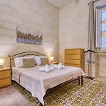 Authentic Maltese 3br Steps From Seafront & Ferries