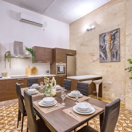 Authentic Maltese 3br Steps From Seafront & Ferries