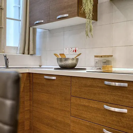 Authentic Maltese 3br Steps From Seafront & Ferries Apartman Sliema