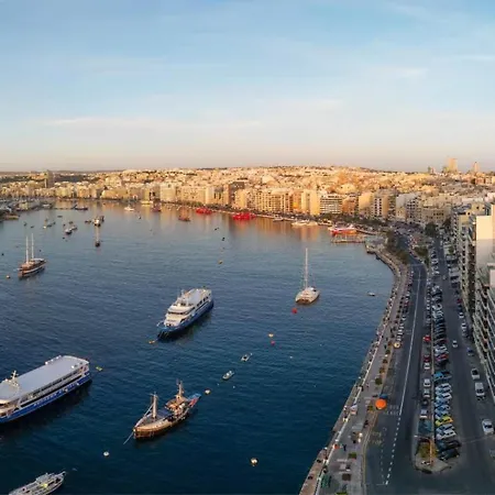 Authentic Maltese 3br Steps From Seafront & Ferries