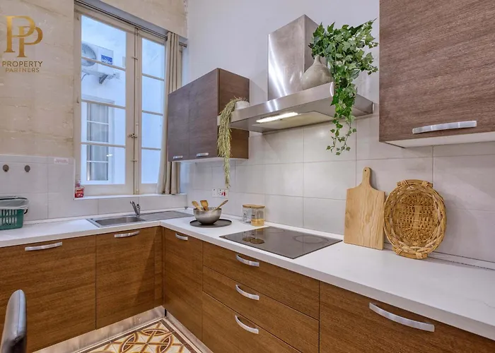 Apartman Authentic Maltese 3br Steps From Seafront & Ferries *