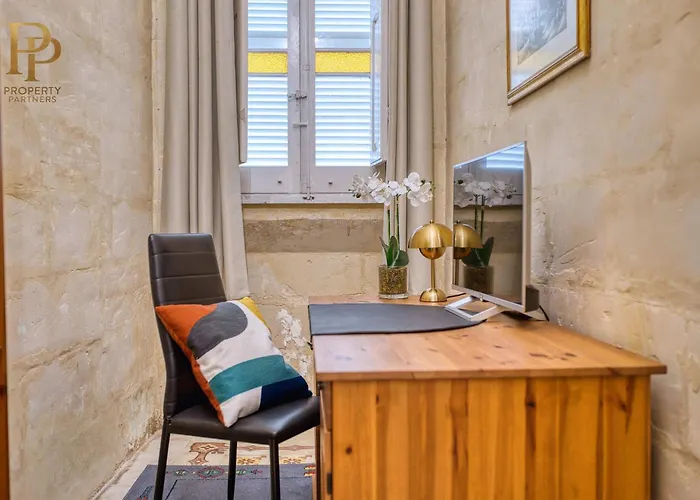 Apartman Authentic Maltese 3br Steps From Seafront & Ferries *