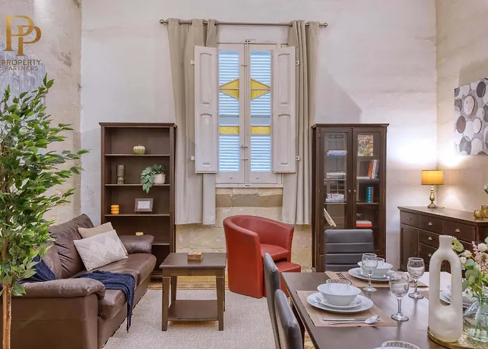 Authentic Maltese 3br Steps From Seafront & Ferries