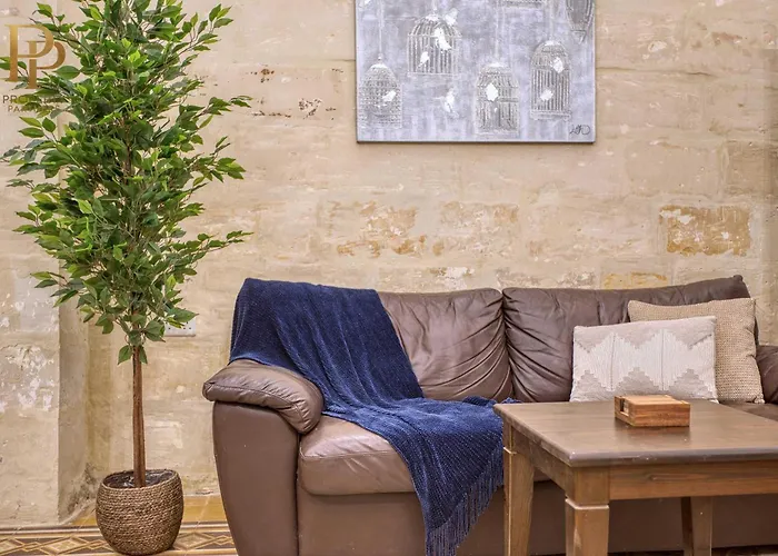 Authentic Maltese 3br Steps From Seafront & Ferries