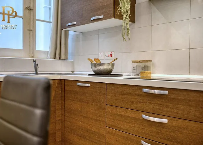 Authentic Maltese 3br Steps From Seafront & Ferries Apartman Sliema