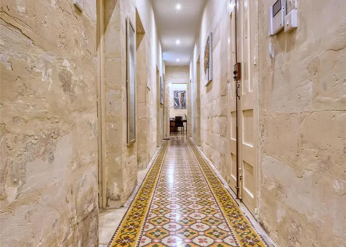 Authentic Maltese 3br Steps From Seafront & Ferries