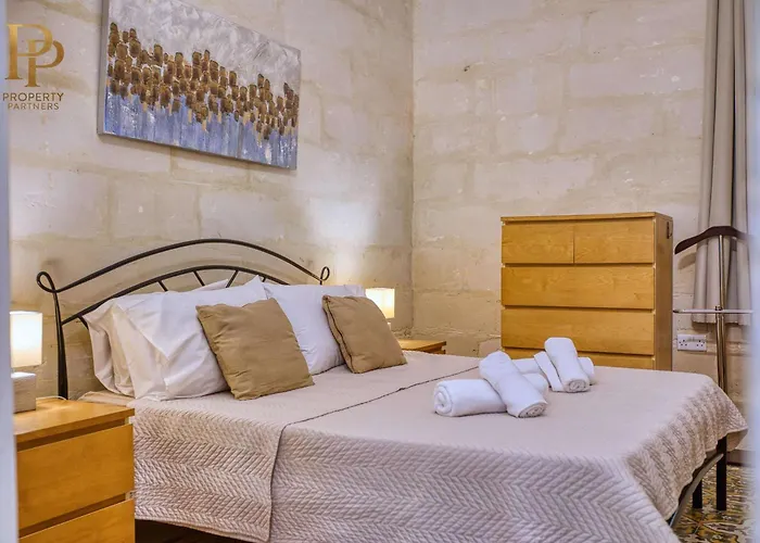 Apartman Authentic Maltese 3br Steps From Seafront & Ferries *