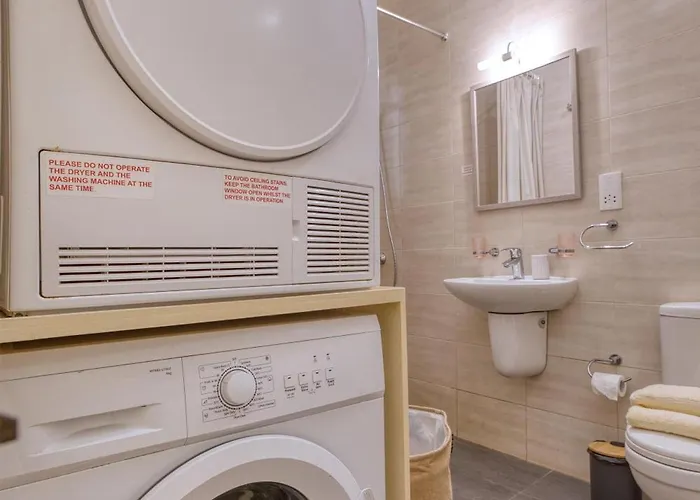 Authentic Maltese 3br Steps From Seafront & Ferries * Sliema