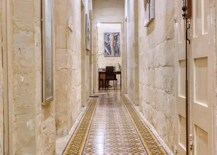 Apartman Authentic Maltese 3br Steps From Seafront & Ferries *