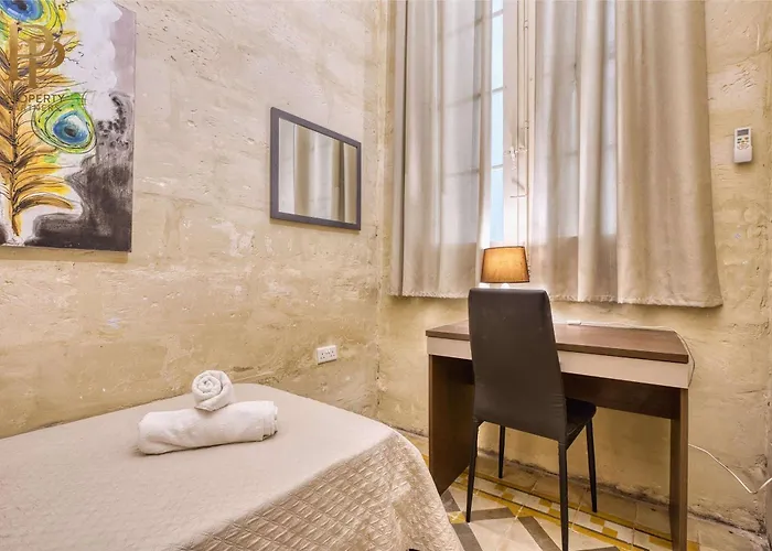 Authentic Maltese 3br Steps From Seafront & Ferries