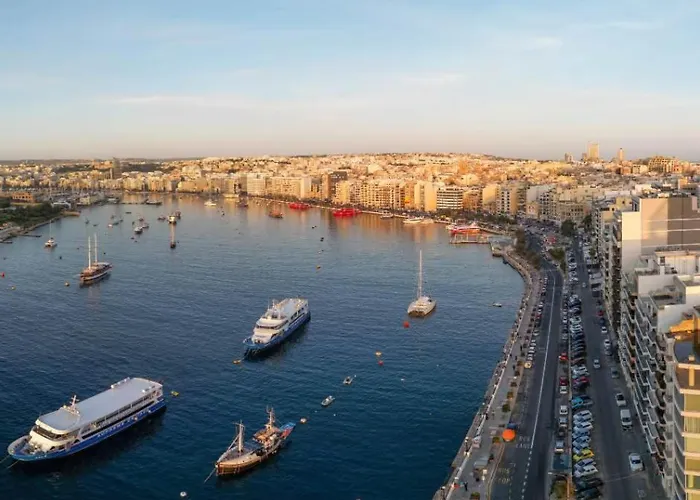 Authentic Maltese 3br Steps From Seafront & Ferries