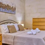 Apartment Authentic Maltese 3br Steps From Seafront & Ferries *